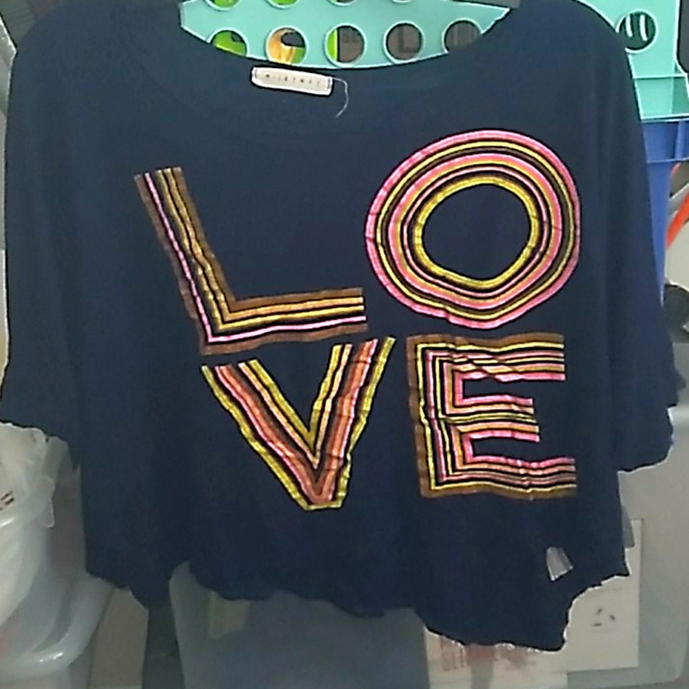 LOVE Crop top